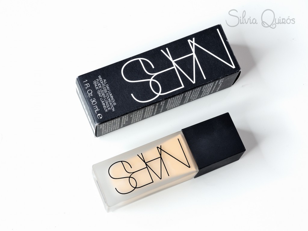 Nueva base All Day Luminous Weigthless foundation de Nars