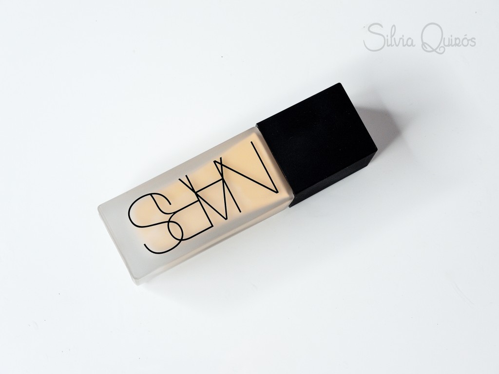 Nueva base All Day Luminous Weigthless foundation de Nars