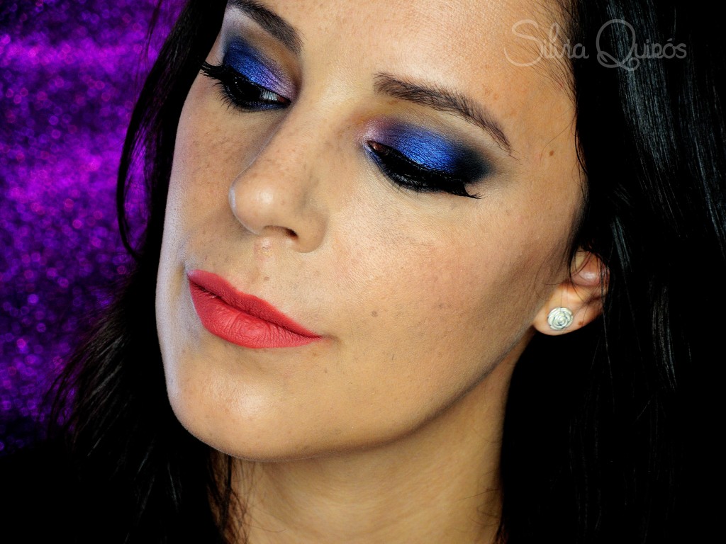 Maquillaje azul intenso Kat Von D