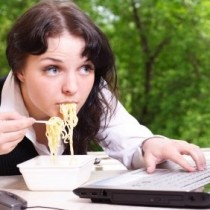 5 Malos hábitos de comida